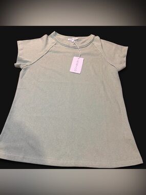 Aemi + CO Light Sage Short Sleeve Top